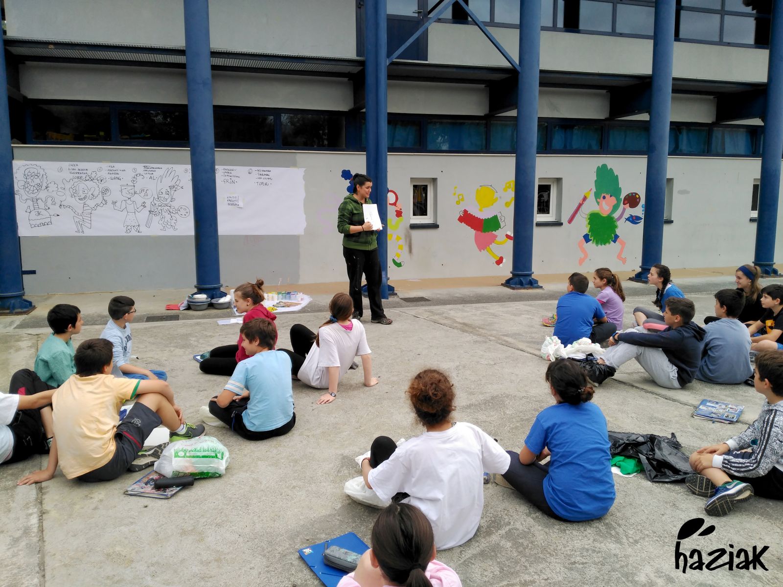 Esan hormargoturekin